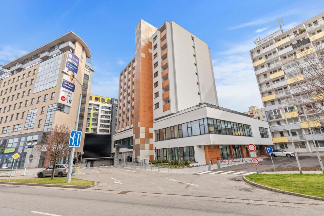 Lam Green - Ac -Balcony Pozsony Kültér fotó